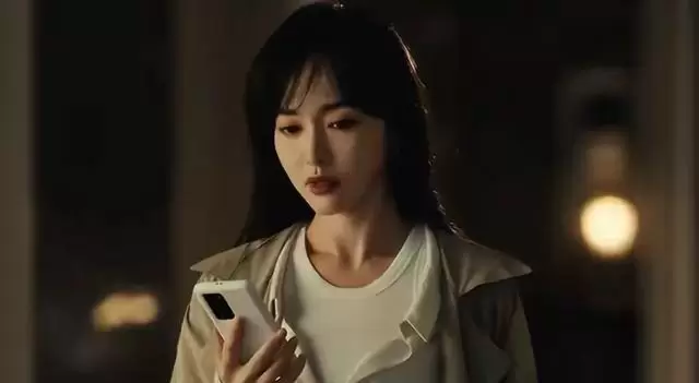 《爱情没有神话》央视开播，唐嫣演绎都市女性现实婚恋观：资讯配图