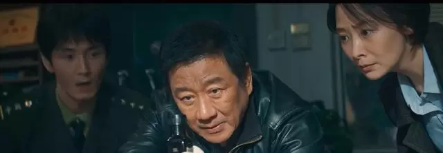 《方圆八百米》大结局播出，陈红兵角色引发家庭责任议题讨论：情报图