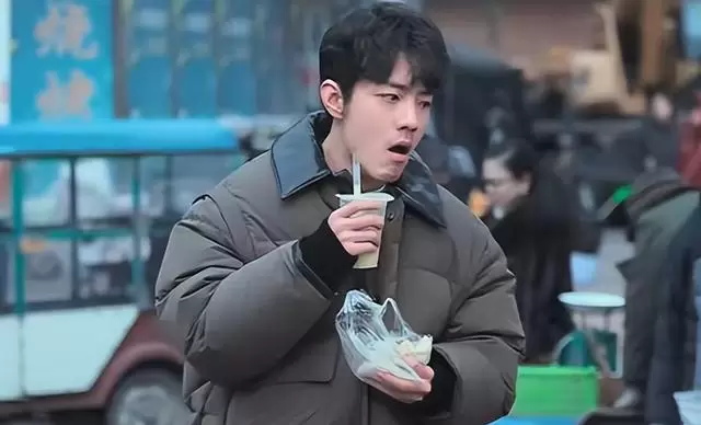 肖战姜妍主演《小城良方》未播先火，东北锦州实景拍摄医疗剧：资讯配图