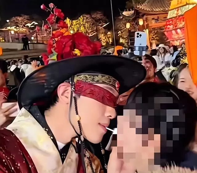张艺谋《印象·刘三姐》裸演争议与葛仙村NPC整改事件对比：情报图